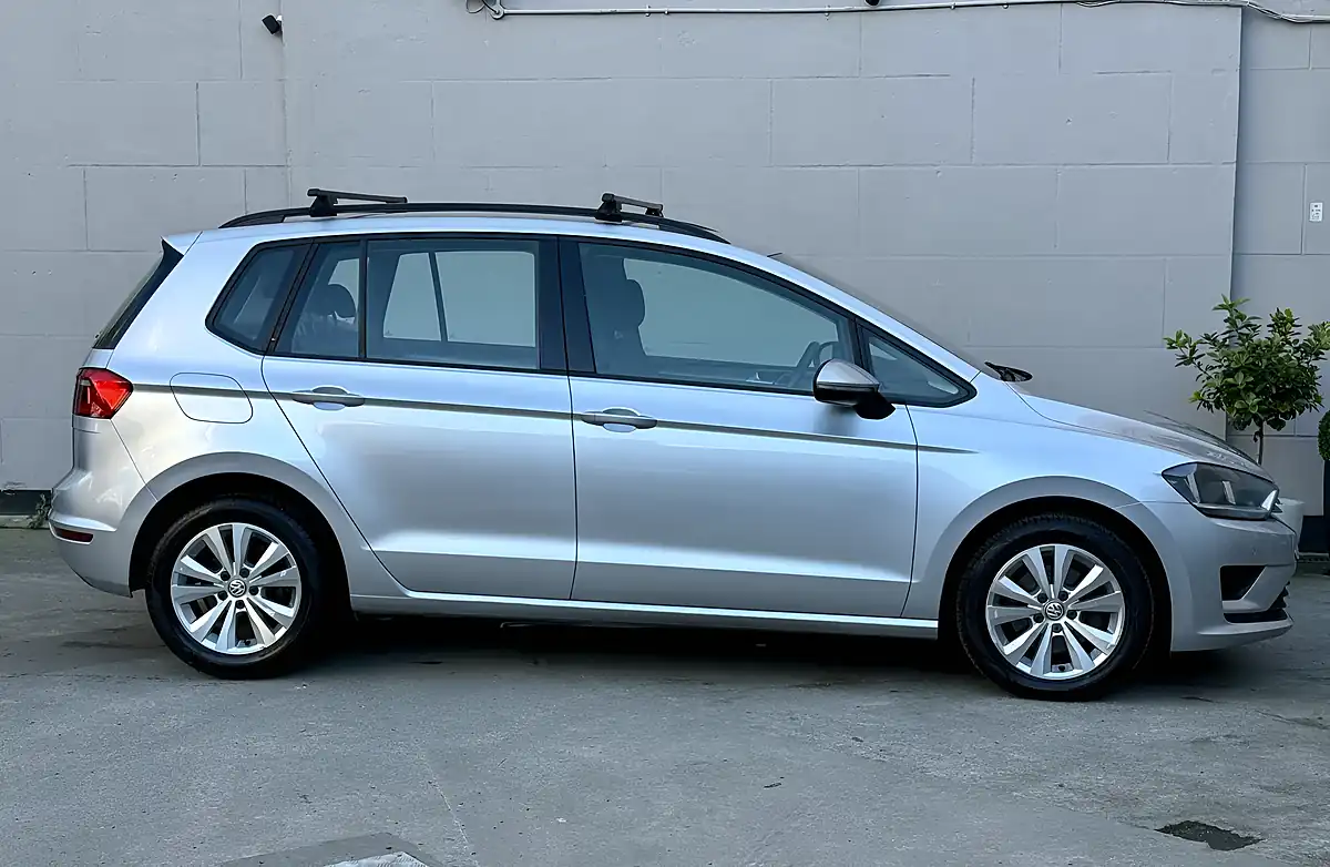 Used 2015 Volkswagen Golf Sv Bluemotion Tech Se Silver - Interior and Exterior details 5