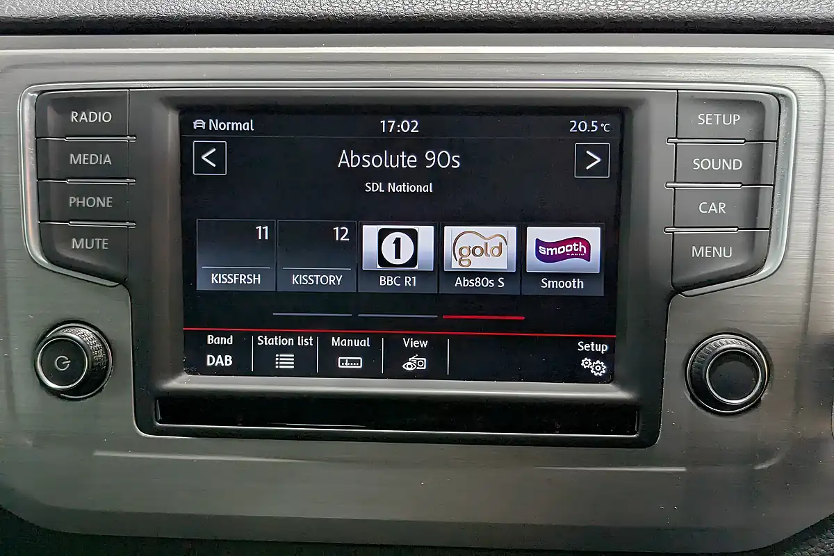 Used 2015 Volkswagen Golf Sv Bluemotion Tech Se Silver - Interior and Exterior details 12