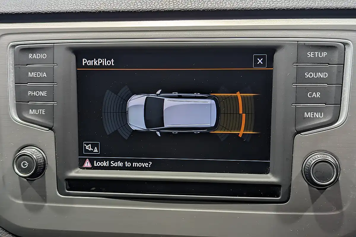 Used 2015 Volkswagen Golf Sv Bluemotion Tech Se Silver - Interior and Exterior details 3
