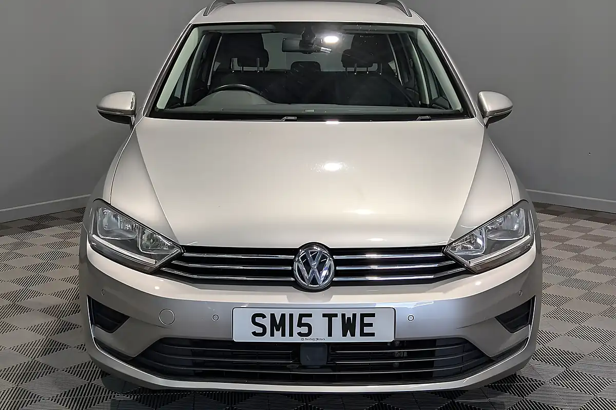 Used 2015 Volkswagen Golf Sv Bluemotion Tech Se Silver - Interior and Exterior details 5