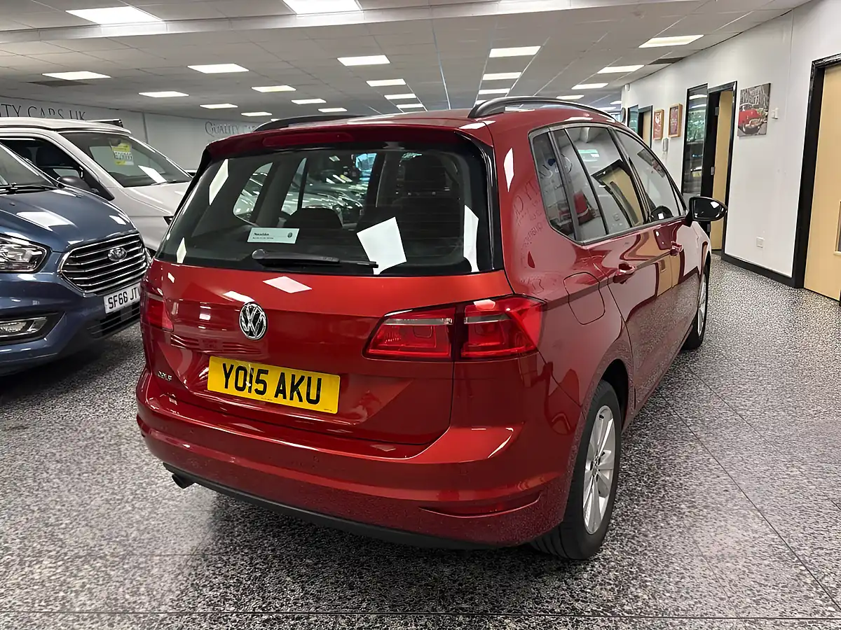 Used 2015 Volkswagen Golf Sv Se Carmen Red - Interior and Exterior details 10