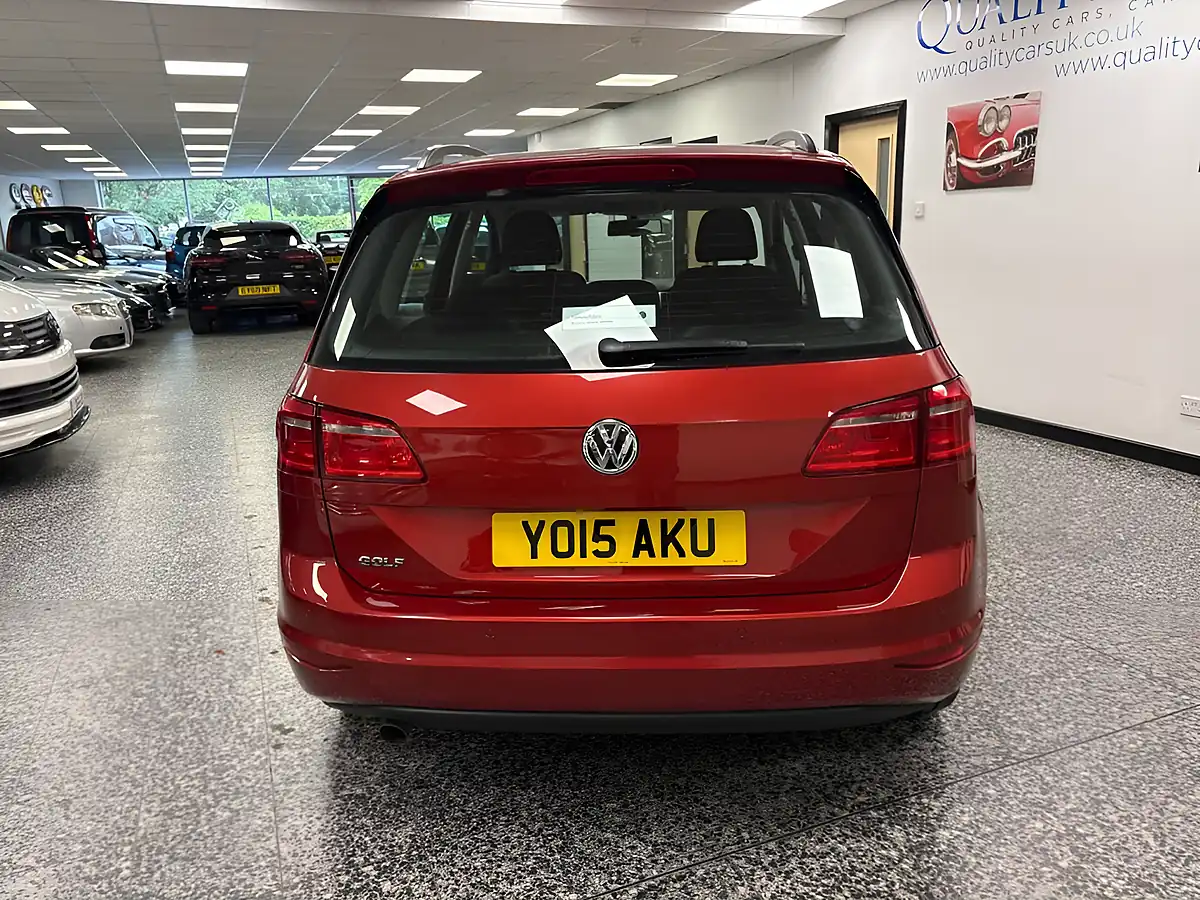 Used 2015 Volkswagen Golf Sv Se Carmen Red - Interior and Exterior details 11