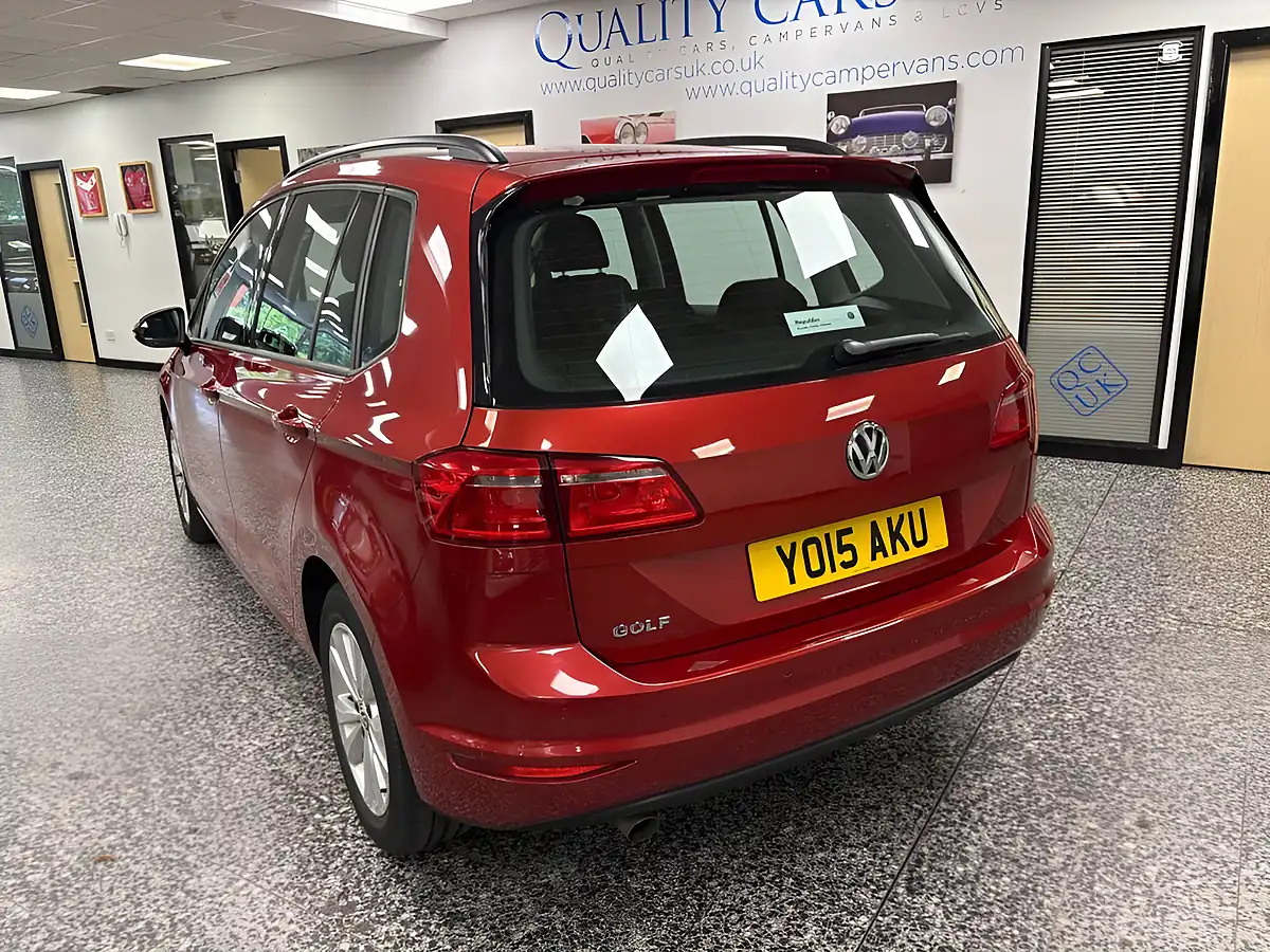 Used 2015 Volkswagen Golf Sv Se Carmen Red - Interior and Exterior details 12