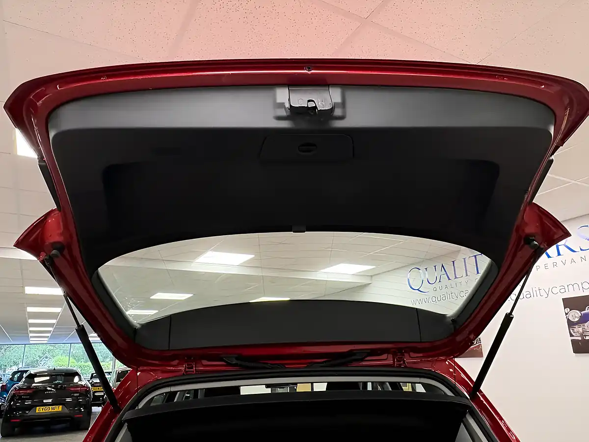 Used 2015 Volkswagen Golf Sv Se Carmen Red - Interior and Exterior details 15