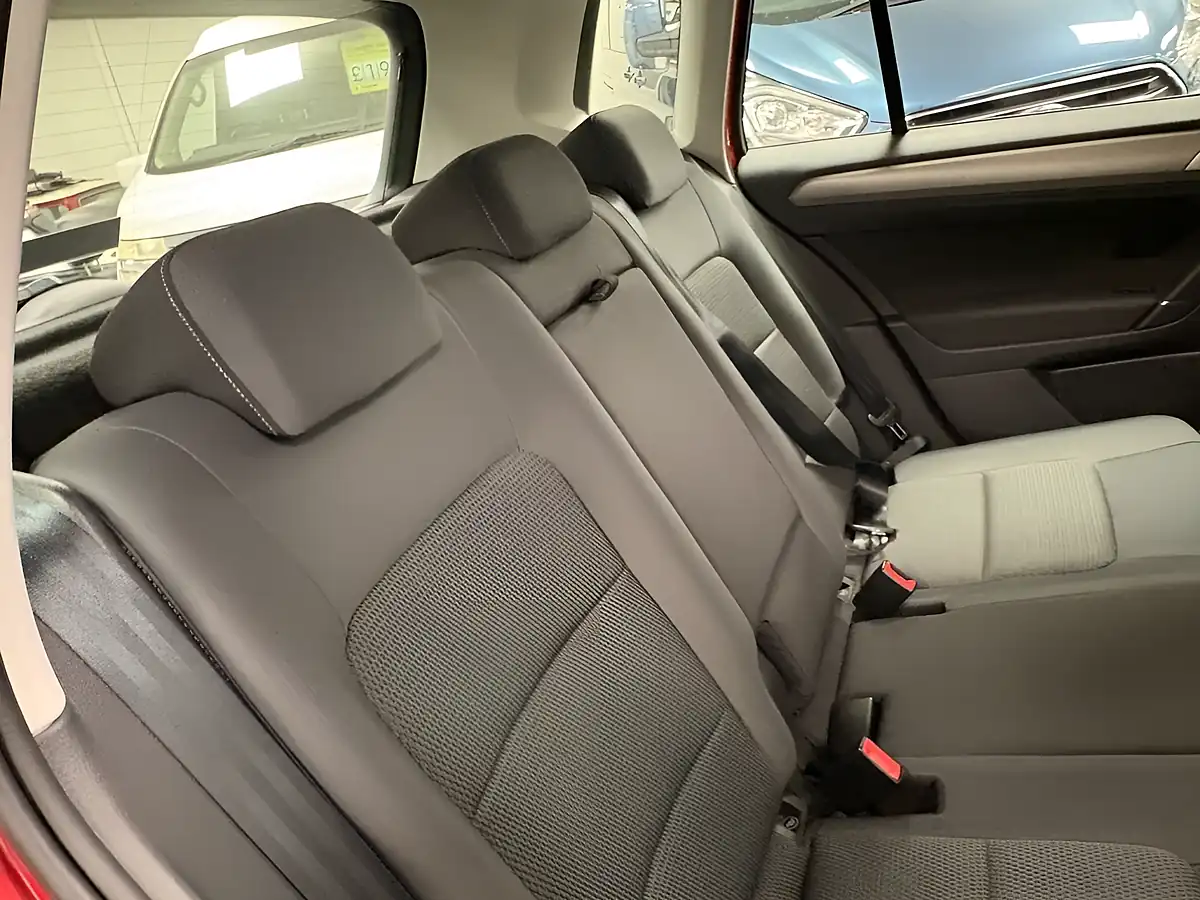 Used 2015 Volkswagen Golf Sv Se Carmen Red - Interior and Exterior details 20