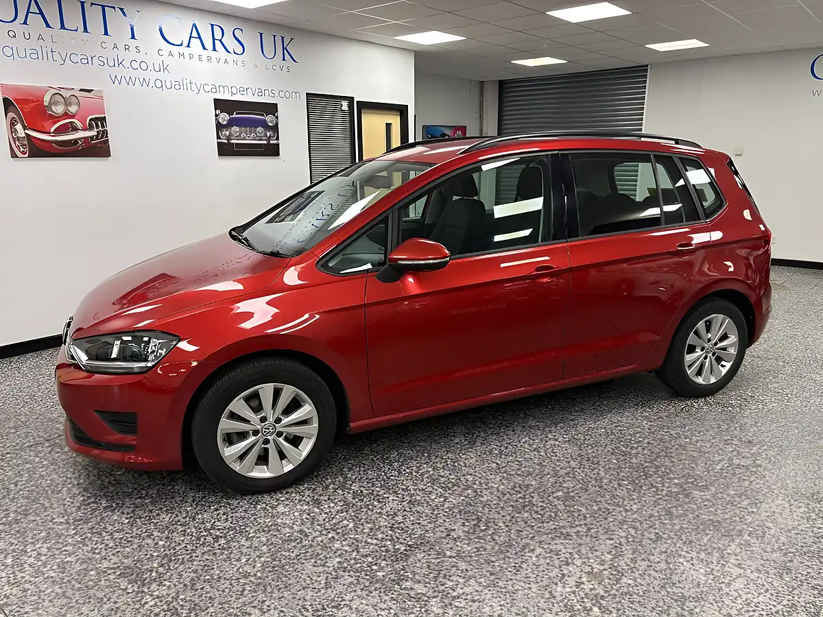 Used 2015 Volkswagen Golf Sv Se Carmen Red - Interior and Exterior details 3