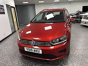 Used 2015 Volkswagen Golf Sv Se Carmen Red - Interior and Exterior details 6