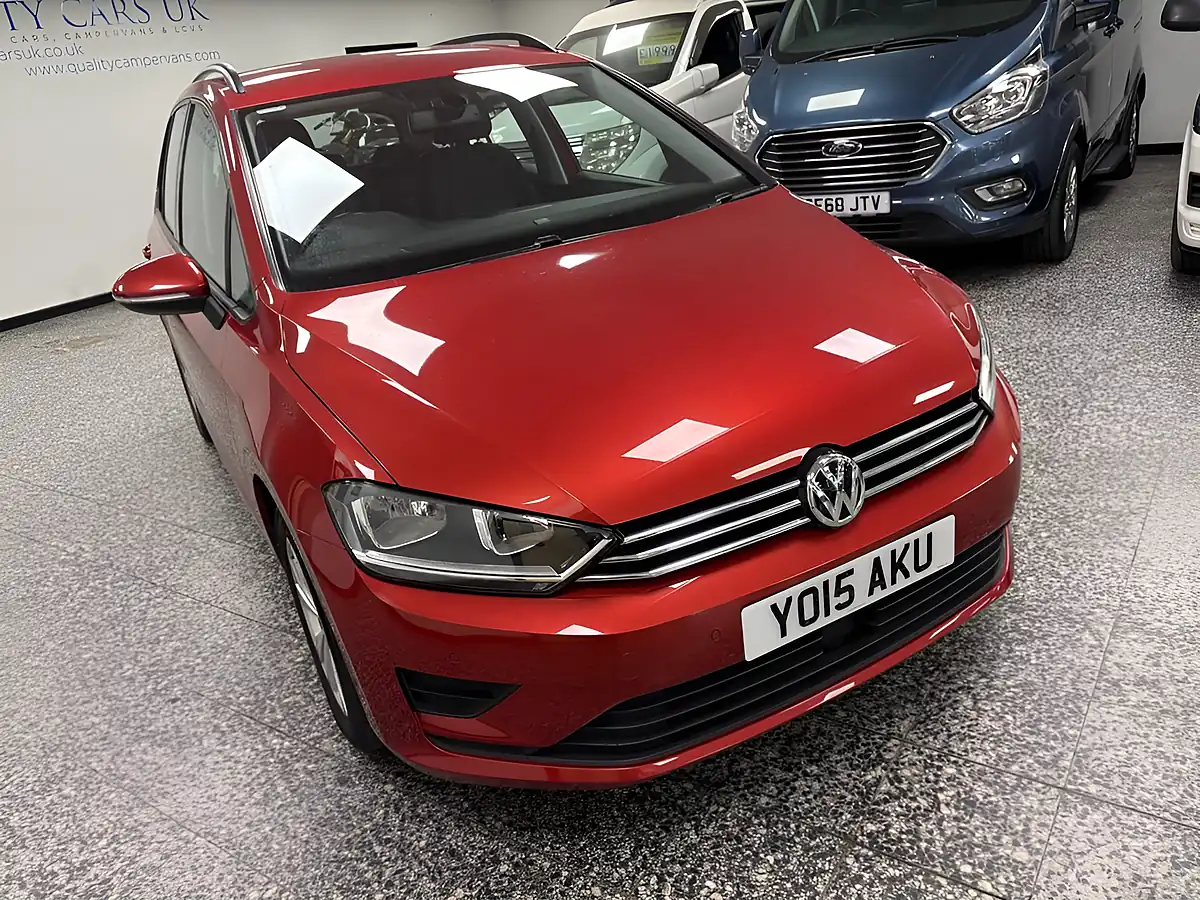 Used 2015 Volkswagen Golf Sv Se Carmen Red - Interior and Exterior details 8