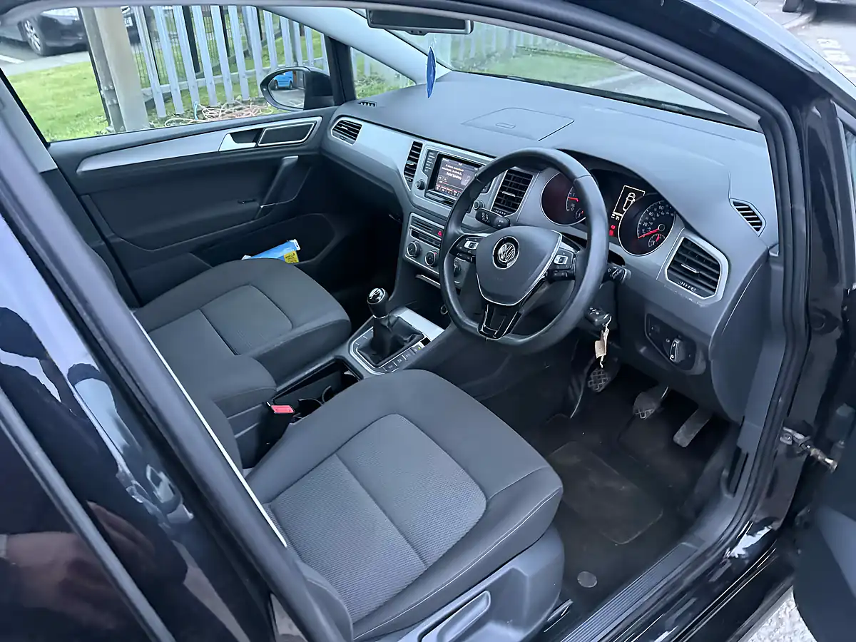 Used 2015 Volkswagen Golf Sv Se - Interior and Exterior details 12