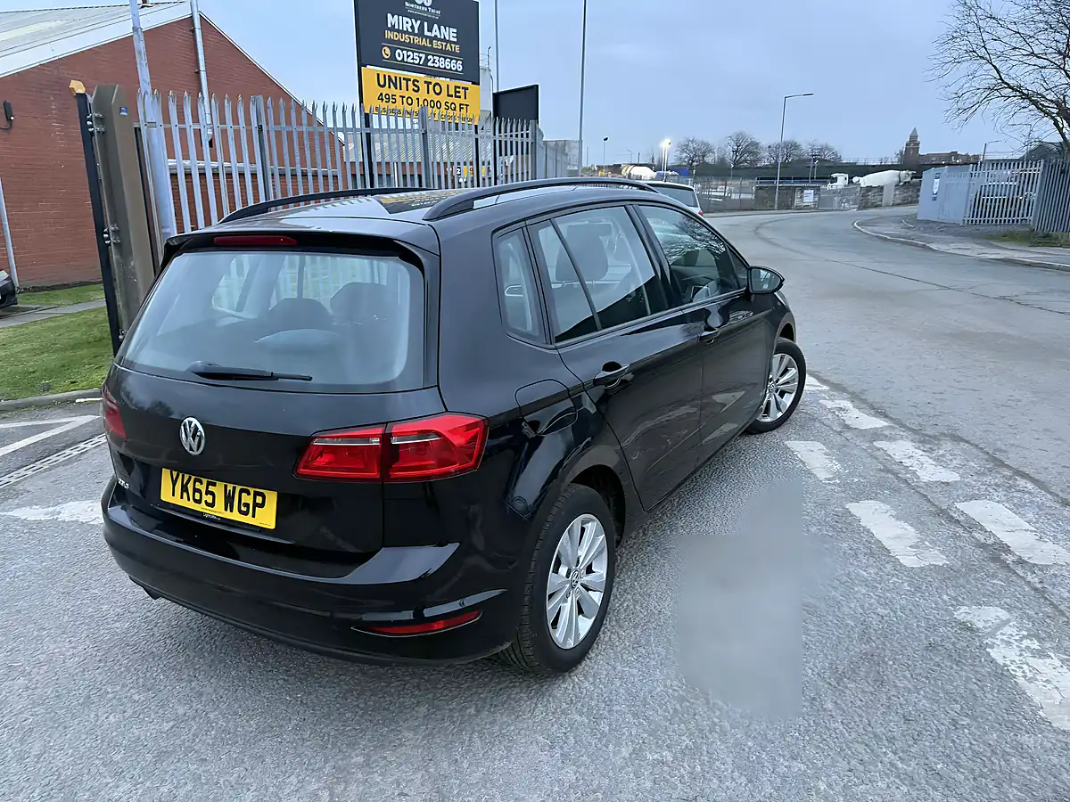 Used 2015 Volkswagen Golf Sv Se - Interior and Exterior details 7
