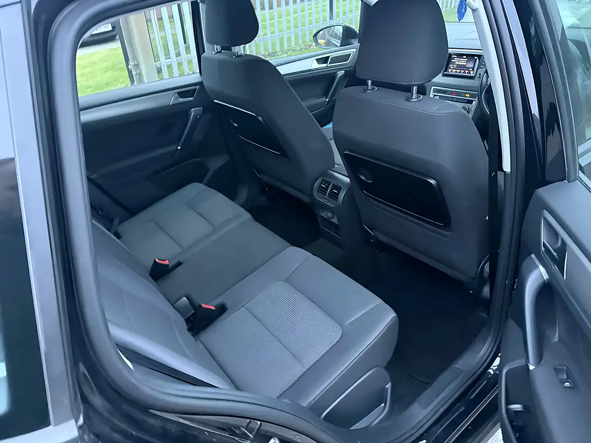 Used 2015 Volkswagen Golf Sv Se - Interior and Exterior details 9