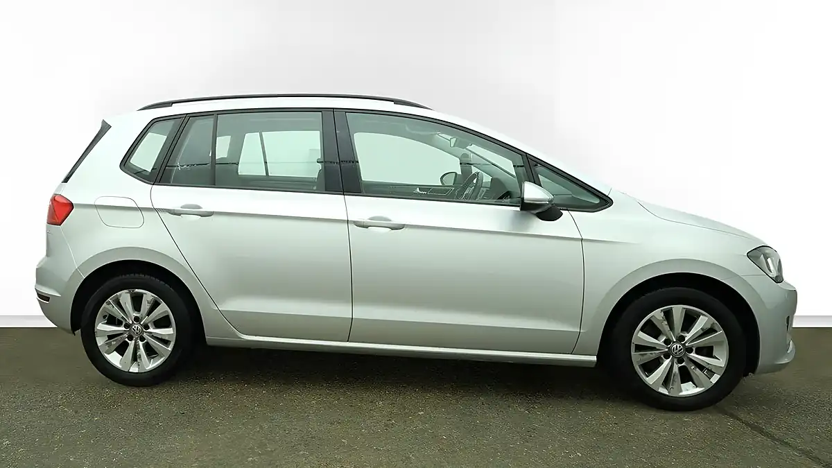 Used 2015 Volkswagen Golf Sv Se Silver - Interior and Exterior details 5