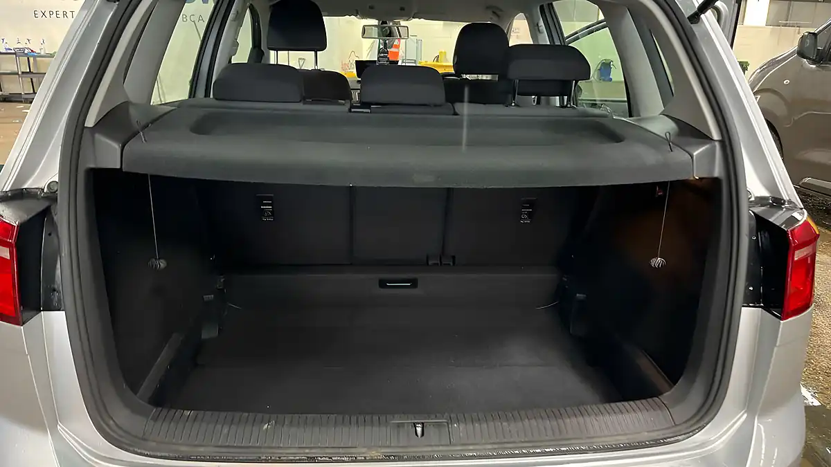 Used 2015 Volkswagen Golf Sv Se Silver - Interior and Exterior details 9
