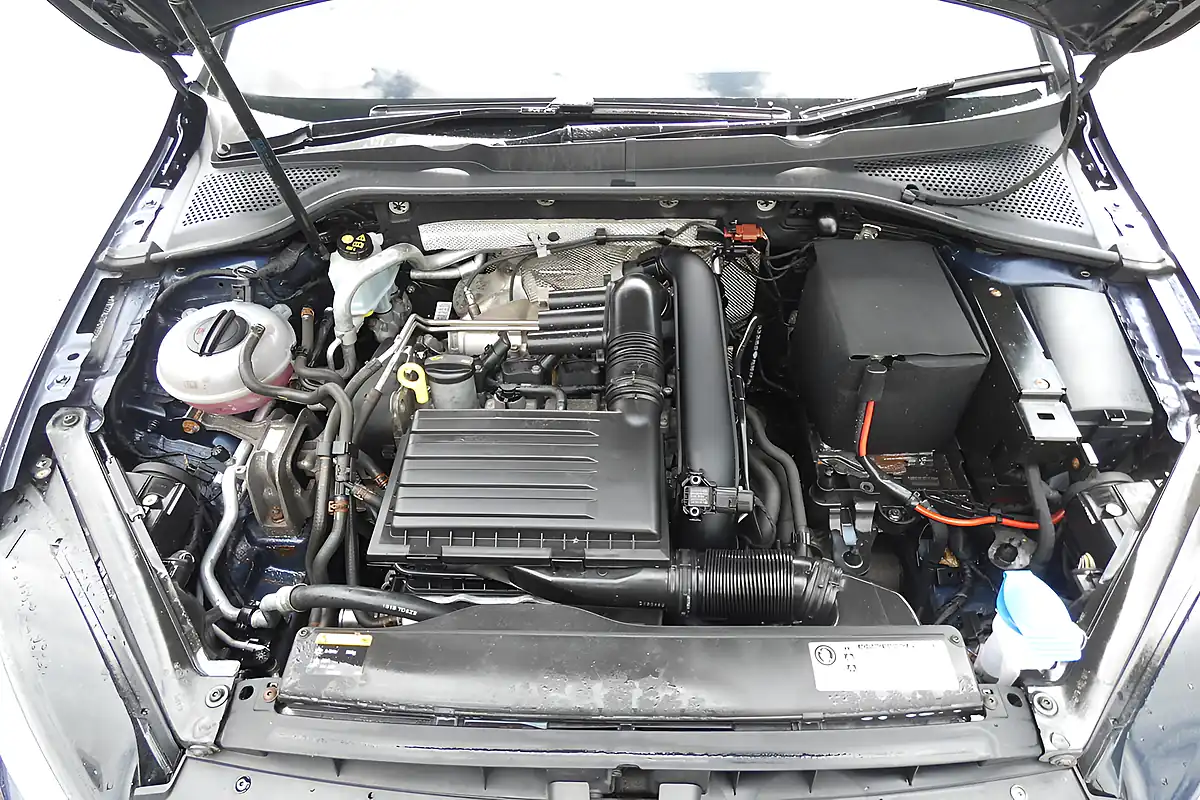 Used 2015 Volkswagen Golf Tech Match Blue - Interior and Exterior details 7