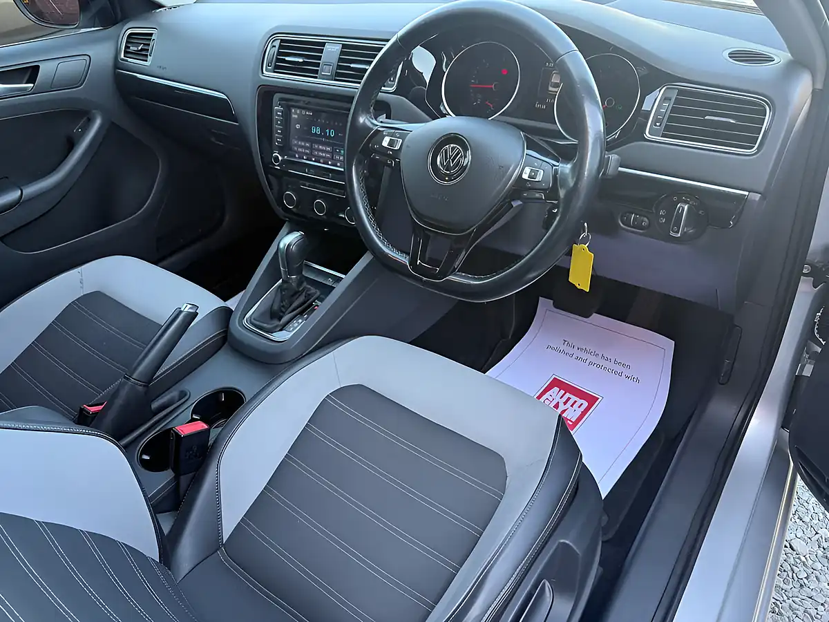 Used 2015 Volkswagen Jetta Bluemotion Tech GT Silver - Interior and Exterior details 7