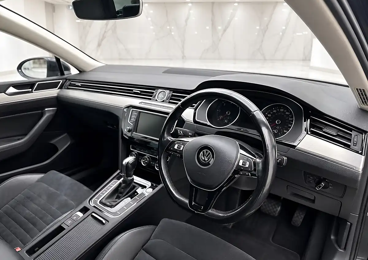 Used 2015 Volkswagen Passat Bluemotion Tech GT Black - Interior and Exterior details 10