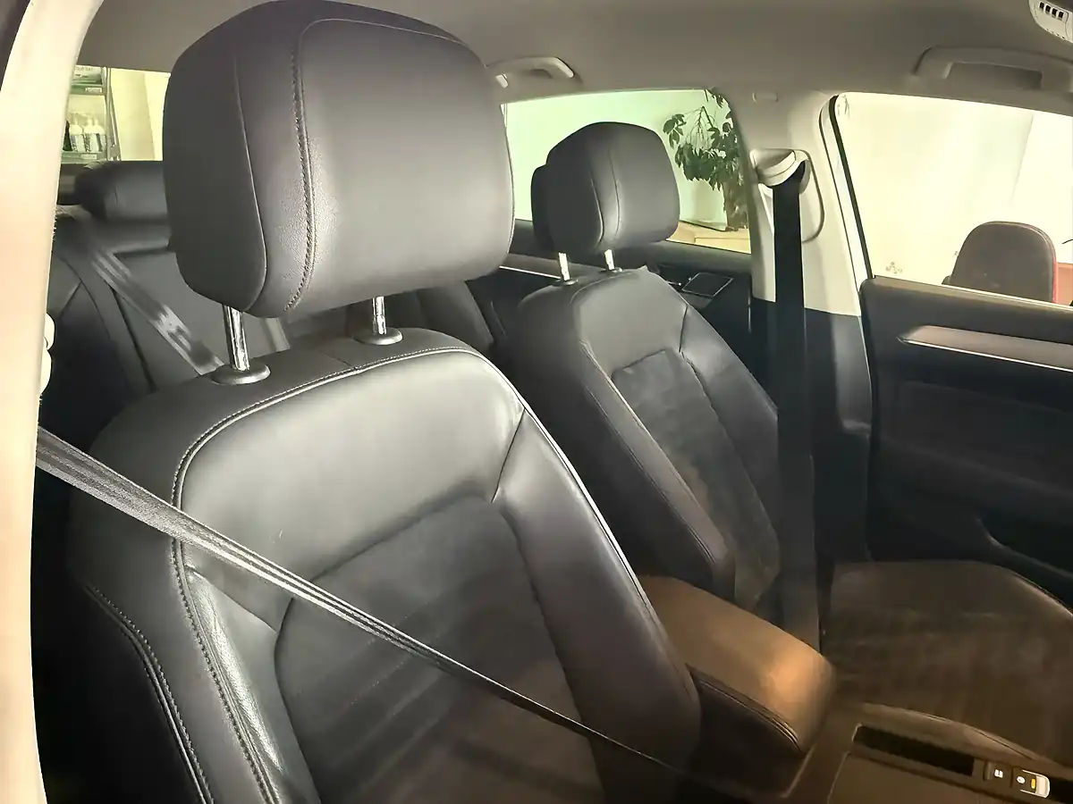 Used 2015 Volkswagen Passat Bluemotion Tech GT White - Interior and Exterior details 14
