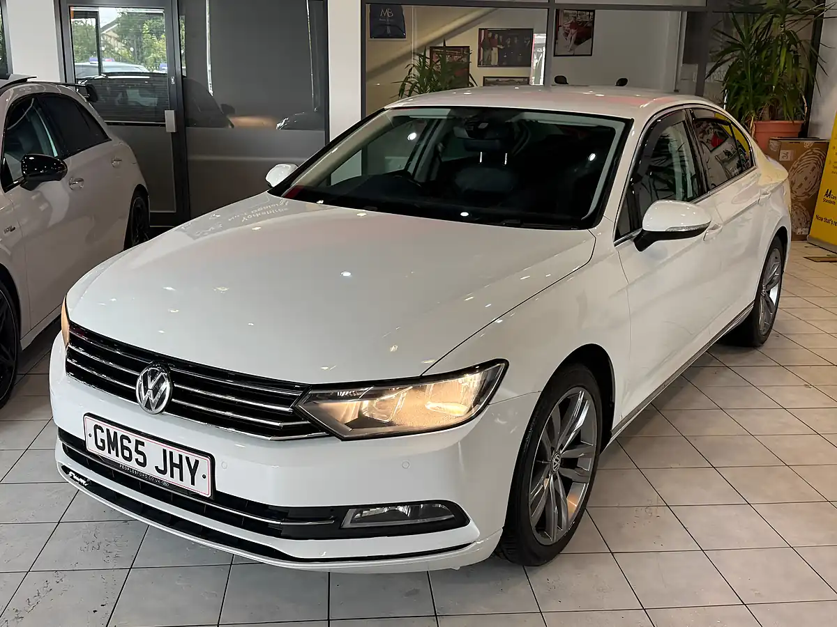 Used 2015 Volkswagen Passat Bluemotion Tech GT White - Interior and Exterior details 3