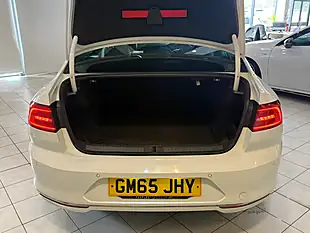 Used 2015 Volkswagen Passat Bluemotion Tech GT White - Interior and Exterior details 7