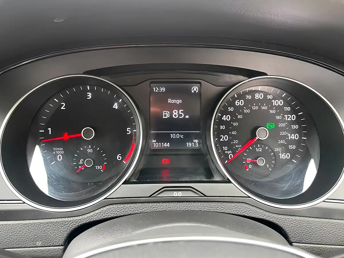 Used 2015 Volkswagen Passat Bluemotion Tech S Black - Interior and Exterior details 11