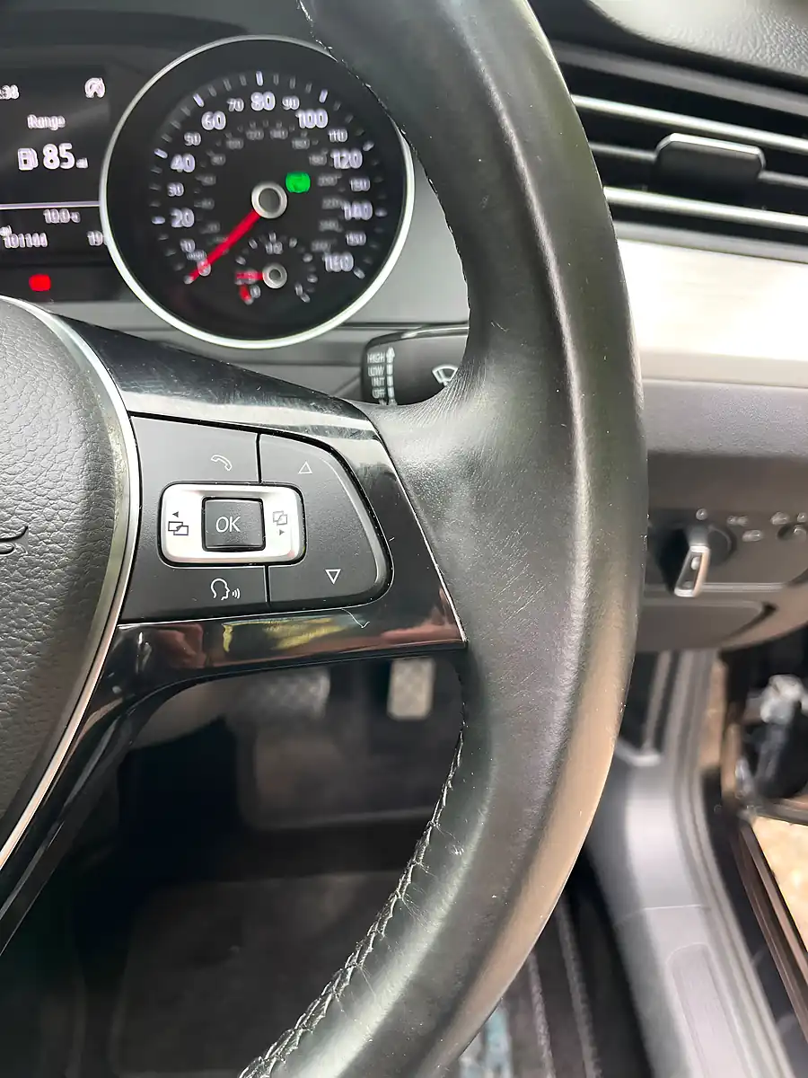 Used 2015 Volkswagen Passat Bluemotion Tech S Black - Interior and Exterior details 13