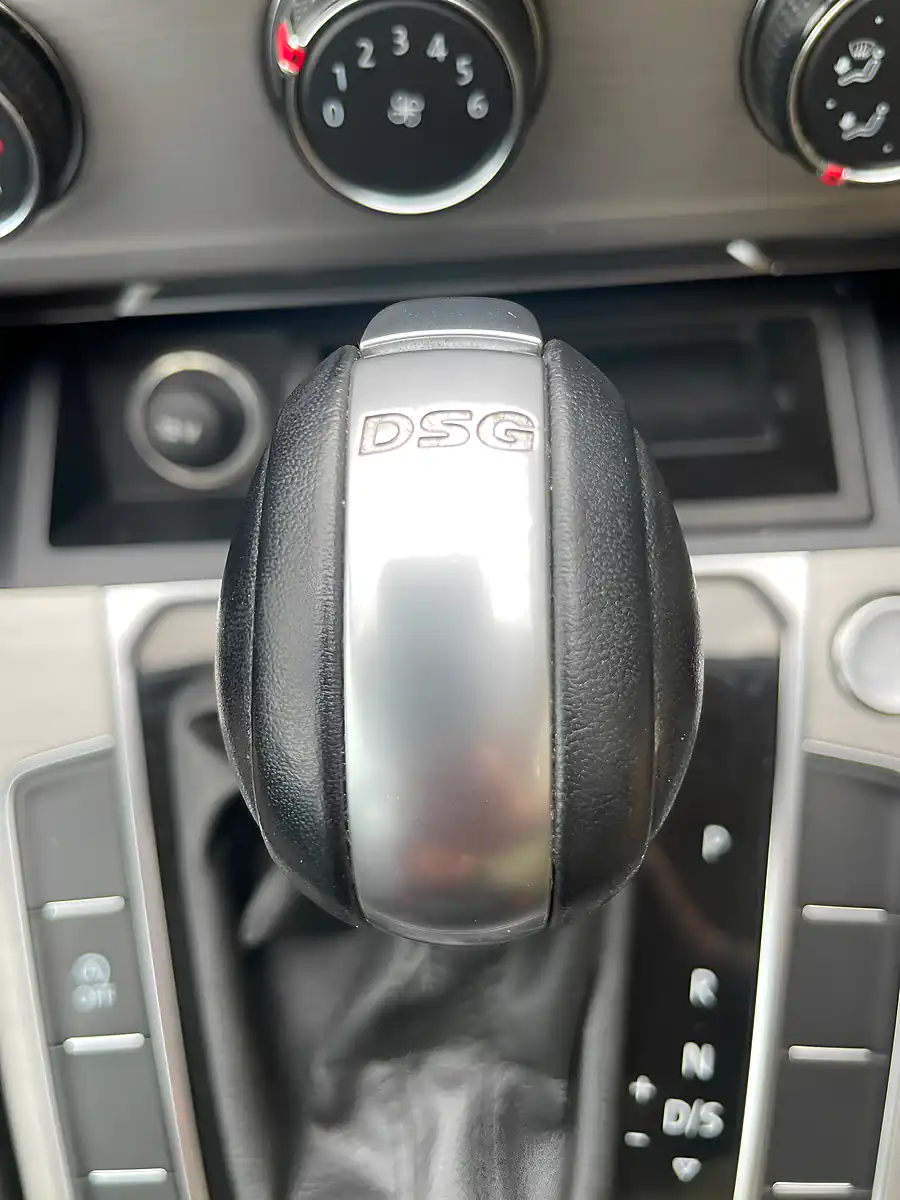 Used 2015 Volkswagen Passat Bluemotion Tech S Black - Interior and Exterior details 14