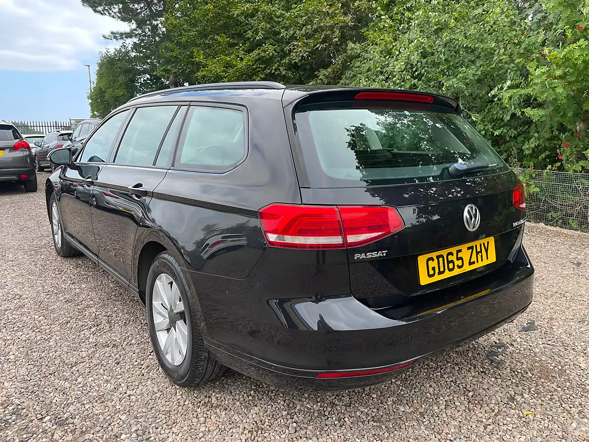 Used 2015 Volkswagen Passat Bluemotion Tech S Black - Interior and Exterior details 4