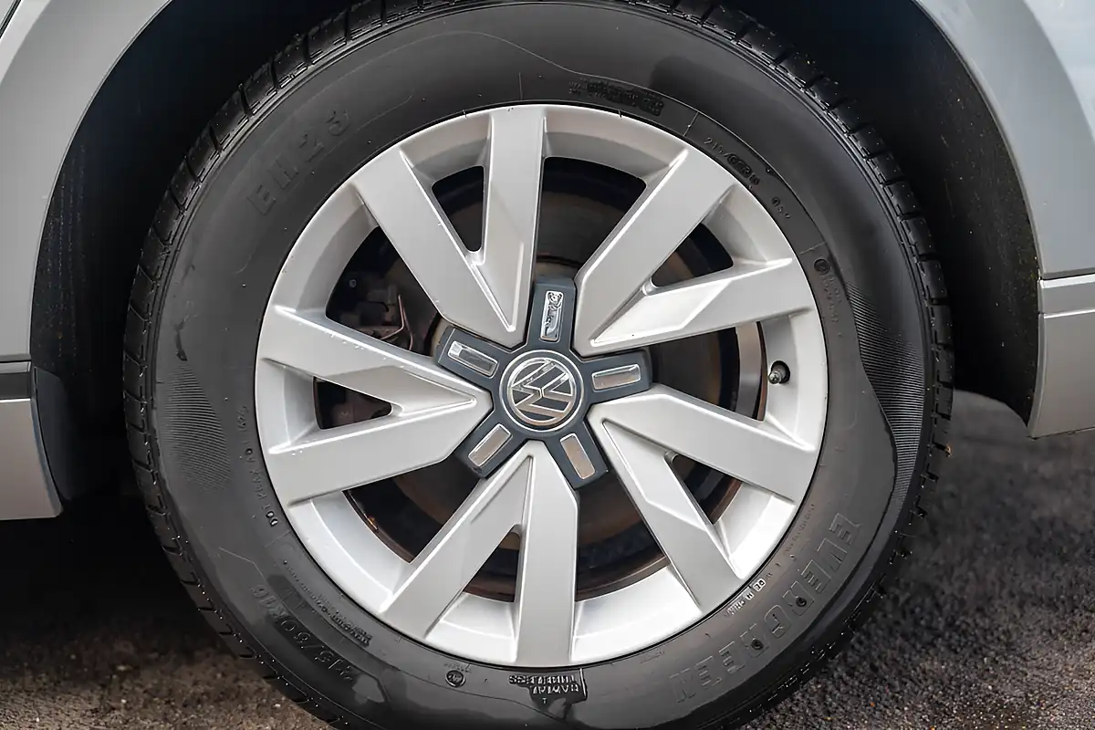 Used 2015 Volkswagen Passat Bluemotion Tech S Reflex Silver - Interior and Exterior details 11
