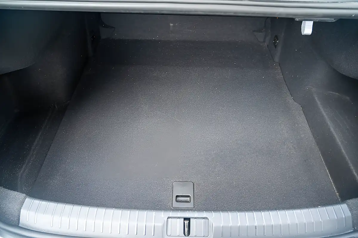 Used 2015 Volkswagen Passat Bluemotion Tech S Reflex Silver - Interior and Exterior details 13