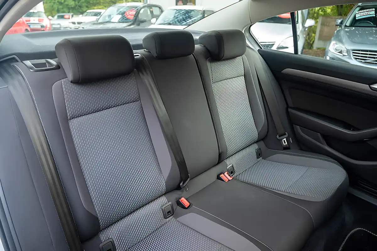 Used 2015 Volkswagen Passat Bluemotion Tech S Reflex Silver - Interior and Exterior details 14