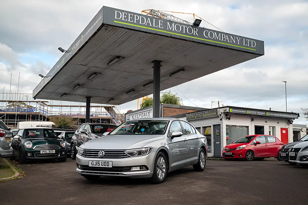 Used 2015 Volkswagen Passat Bluemotion Tech S Reflex Silver - Interior and Exterior details 17