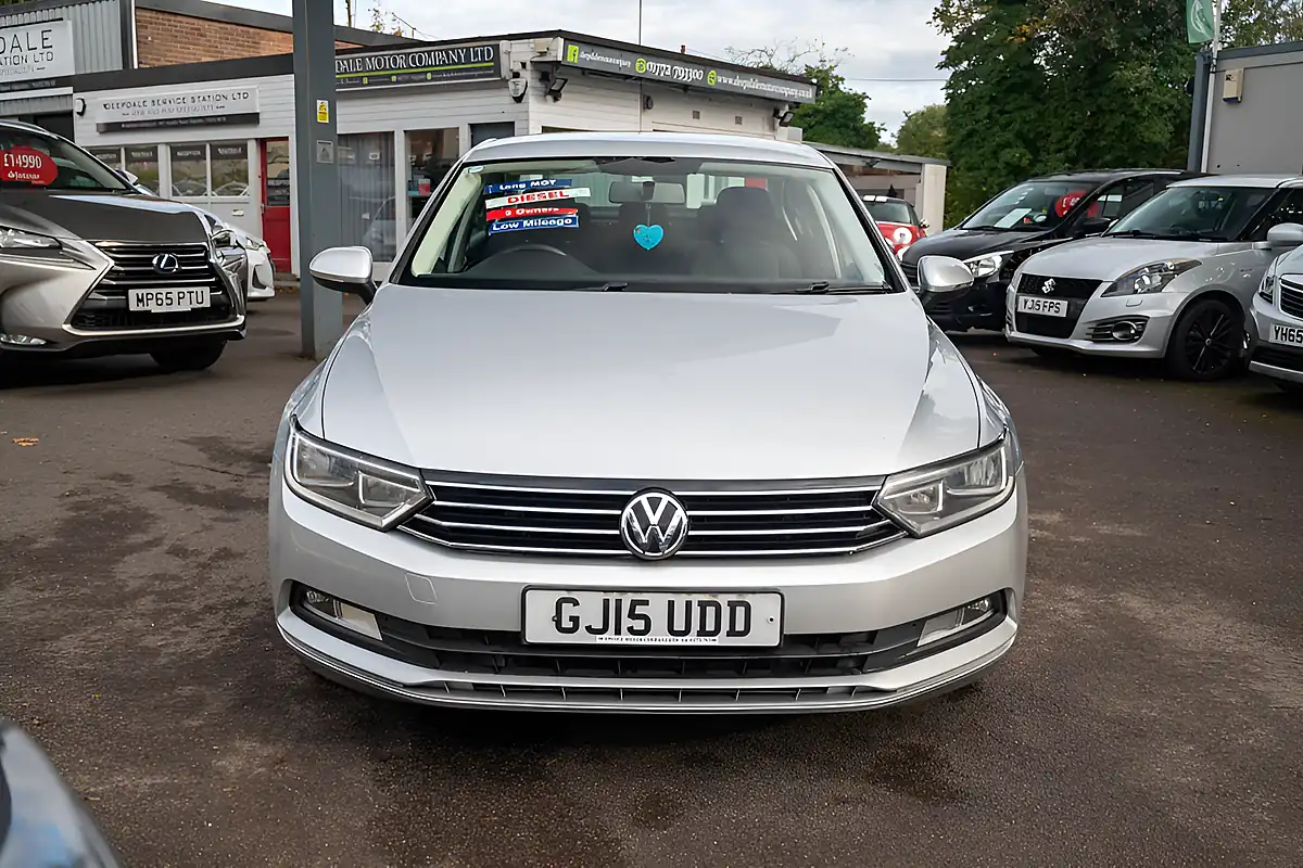 Used 2015 Volkswagen Passat Bluemotion Tech S Reflex Silver - Interior and Exterior details 4