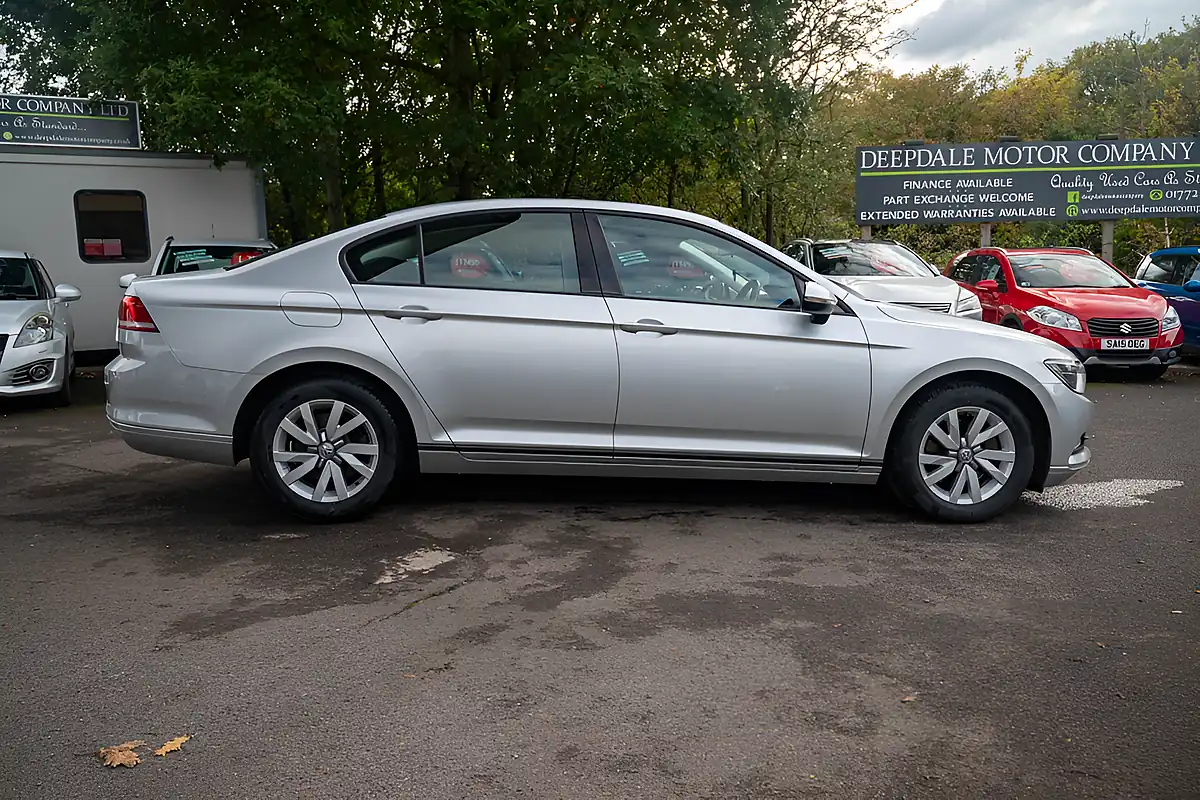 Used 2015 Volkswagen Passat Bluemotion Tech S Reflex Silver - Interior and Exterior details 7