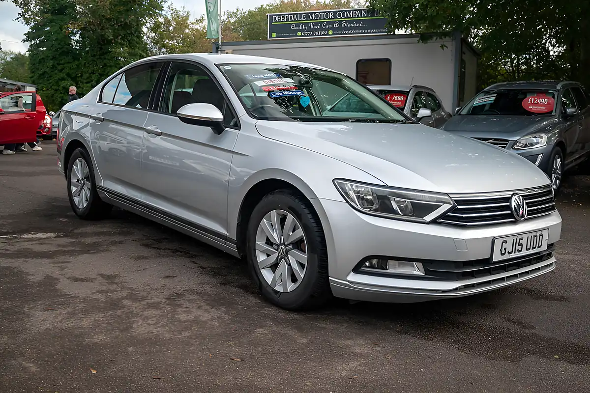 Used 2015 Volkswagen Passat Bluemotion Tech S Reflex Silver - Interior and Exterior details 8