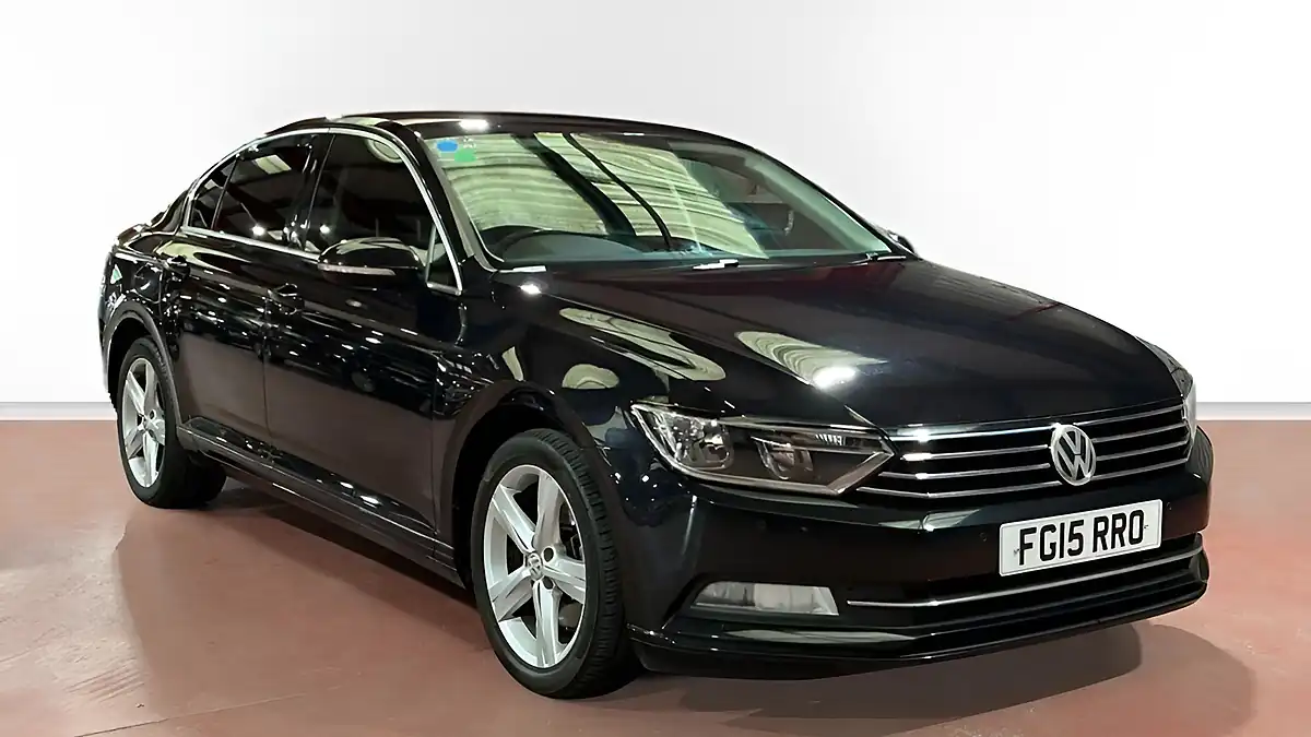 Used 2015 Volkswagen Passat Bluemotion Tech Se Black - Front View