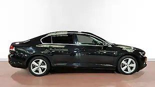 Used 2015 Volkswagen Passat Bluemotion Tech Se Black - Interior and Exterior details 5