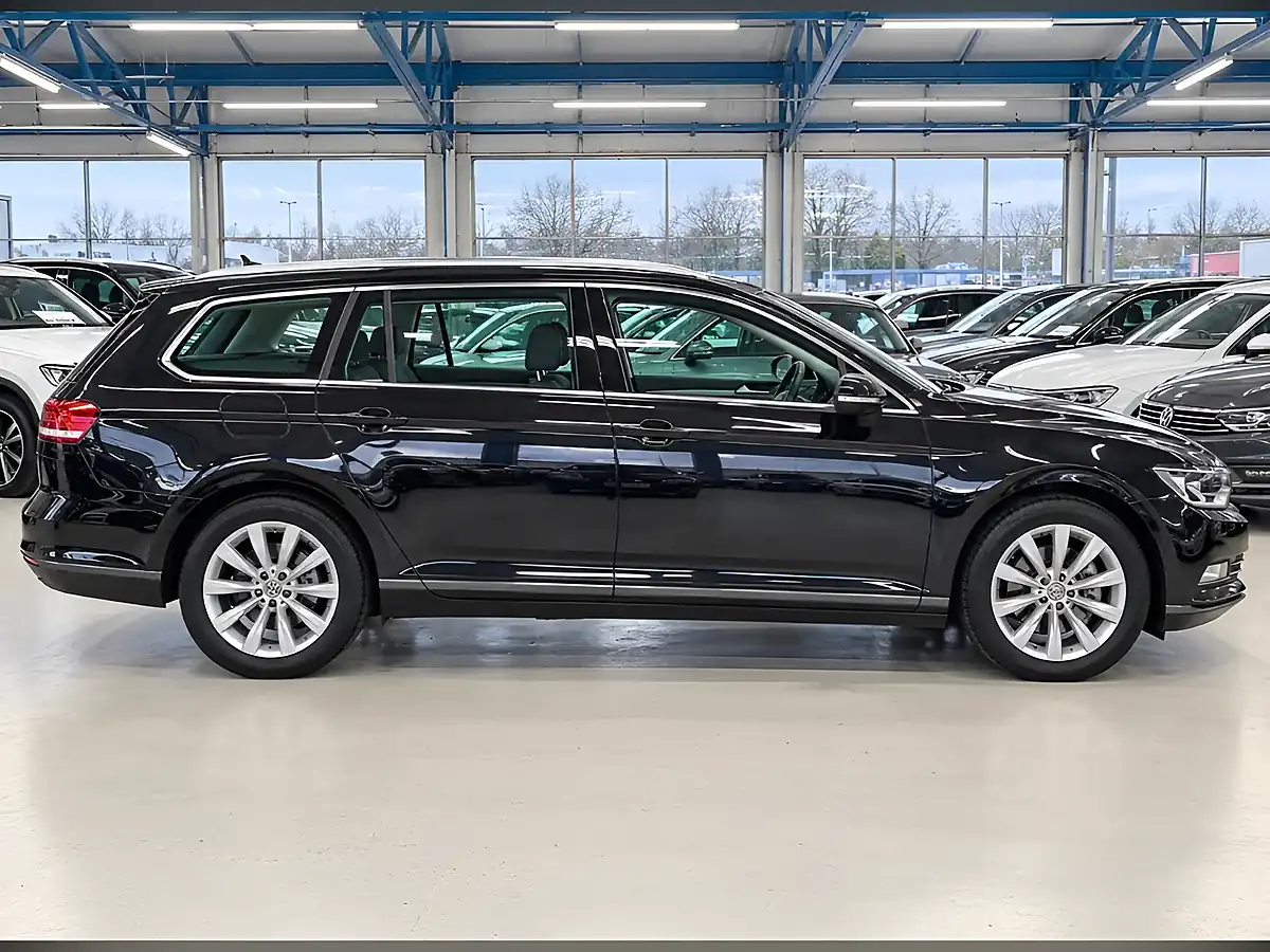 Used 2015 Volkswagen Passat Bluemotion Tech Se Black - Interior and Exterior details 11