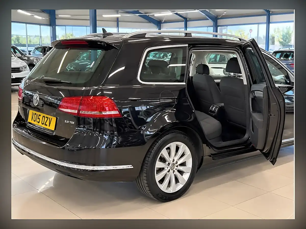 Used 2015 Volkswagen Passat Bluemotion Tech Se Black - Interior and Exterior details 14