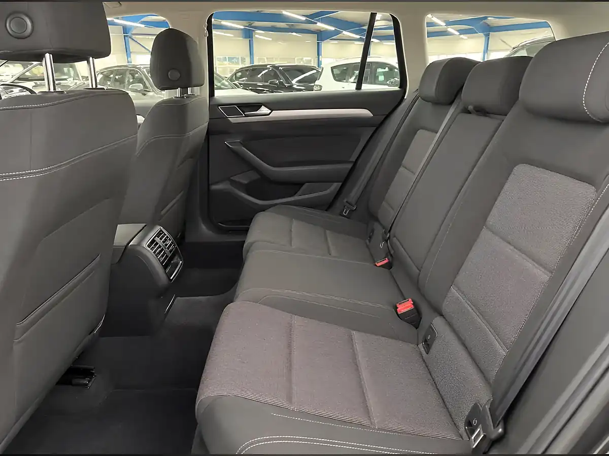 Used 2015 Volkswagen Passat Bluemotion Tech Se Black - Interior and Exterior details 18