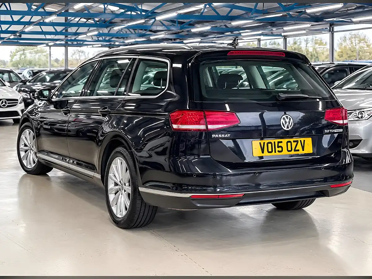Used 2015 Volkswagen Passat Bluemotion Tech Se Black - Interior and Exterior details 9