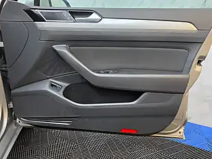 Used 2015 Volkswagen Passat Bluemotion Tech Se Silver - Interior and Exterior details 17