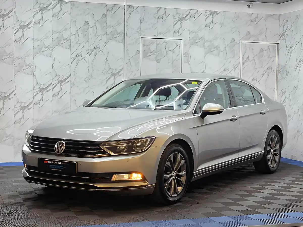 Used 2015 Volkswagen Passat Bluemotion Tech Se Silver - Interior and Exterior details 4