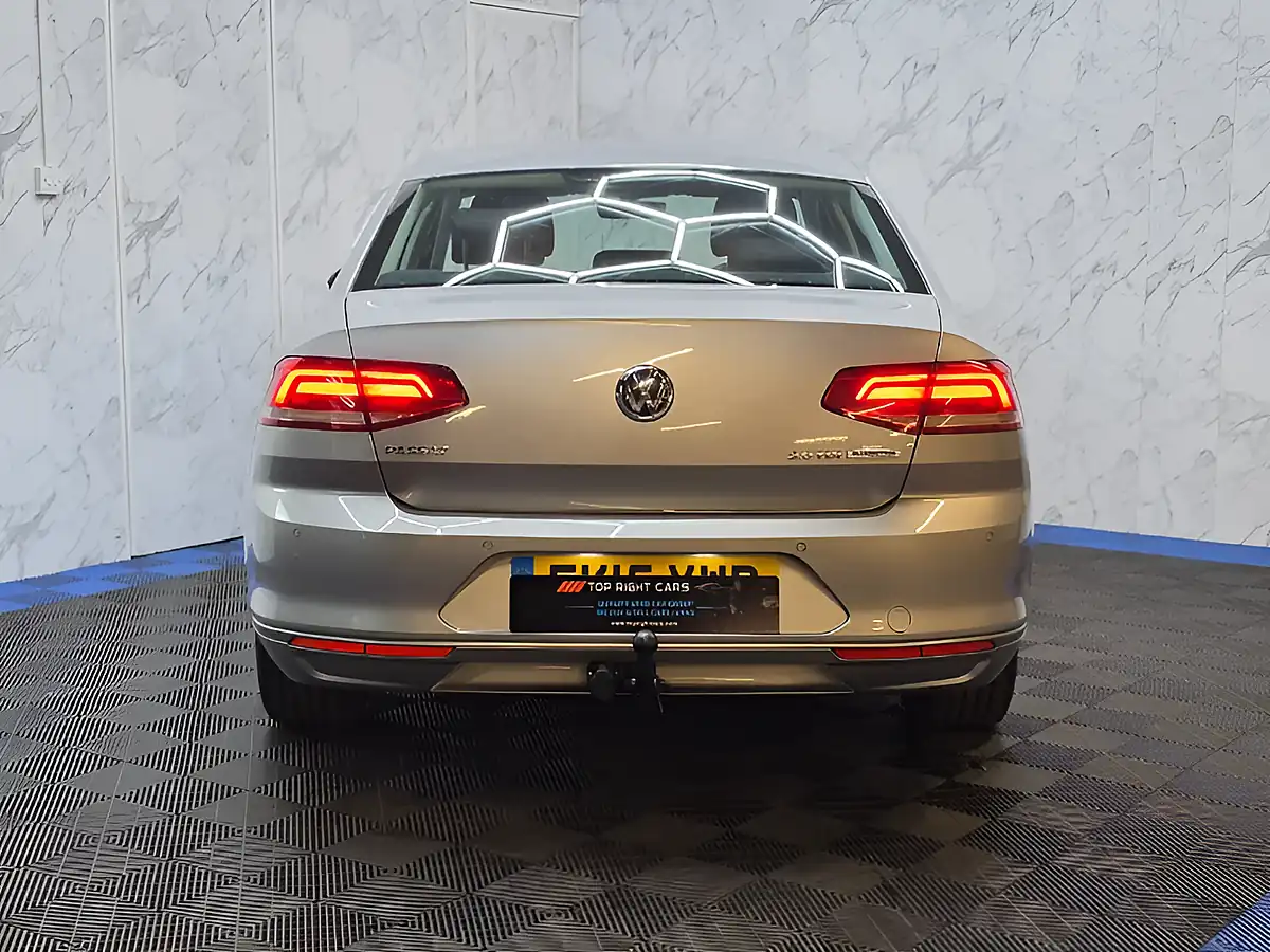 Used 2015 Volkswagen Passat Bluemotion Tech Se Silver - Interior and Exterior details 6