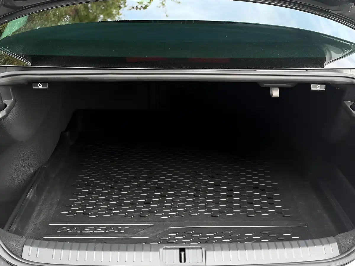 Used 2015 Volkswagen Passat GT Grey - Interior and Exterior details 12