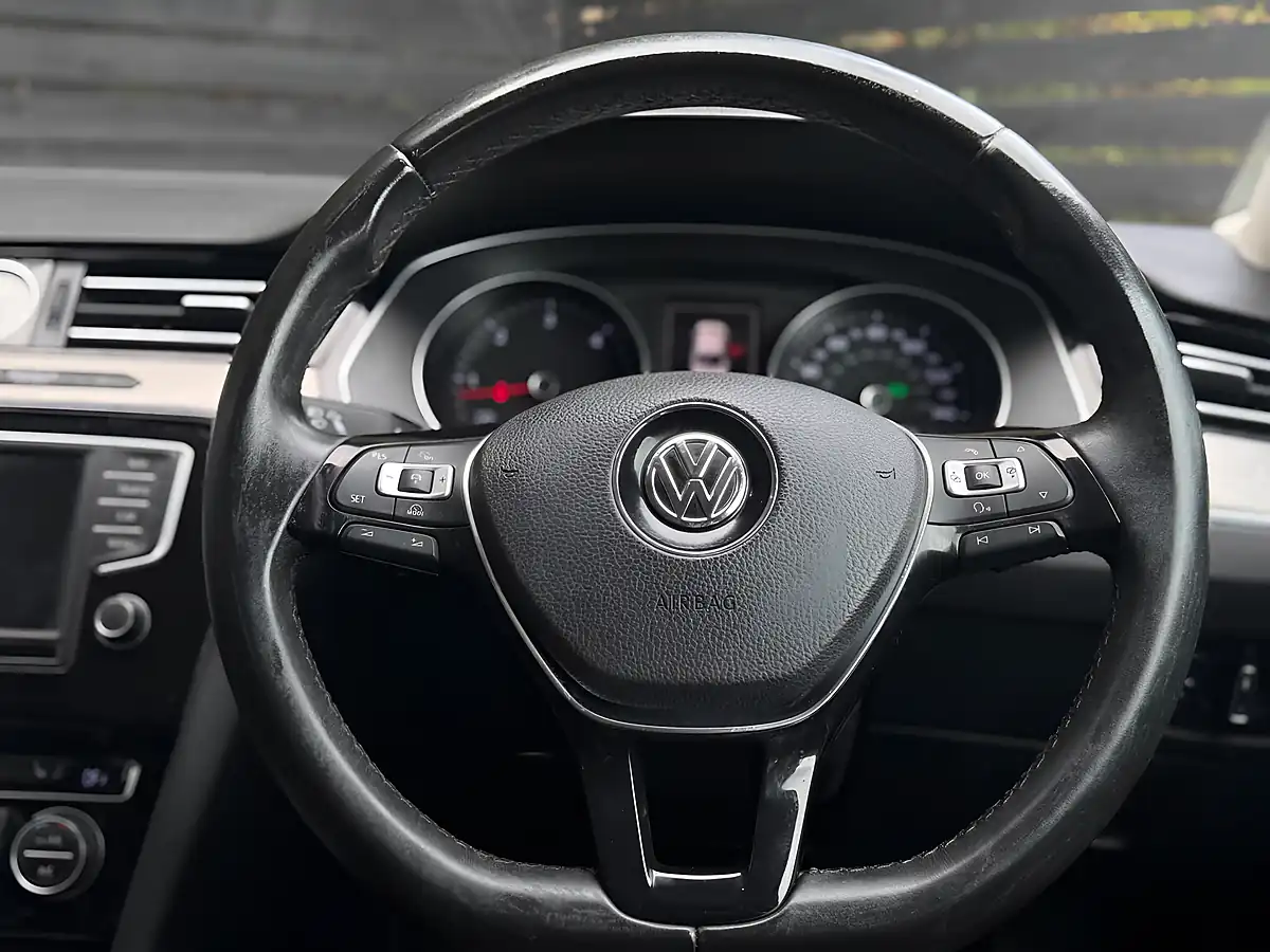 Used 2015 Volkswagen Passat GT Grey - Interior and Exterior details 8