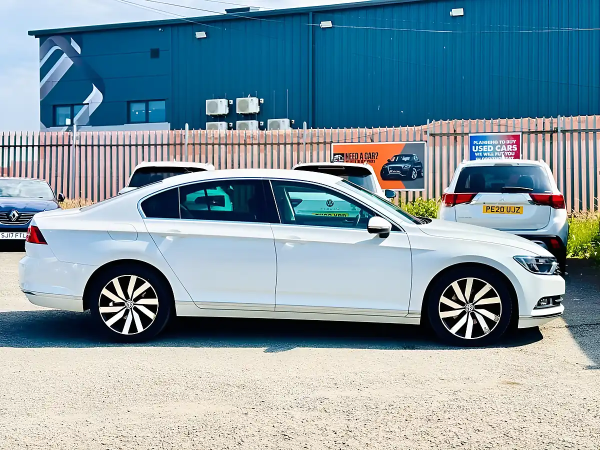 Used 2015 Volkswagen Passat GT White - Interior and Exterior details 10