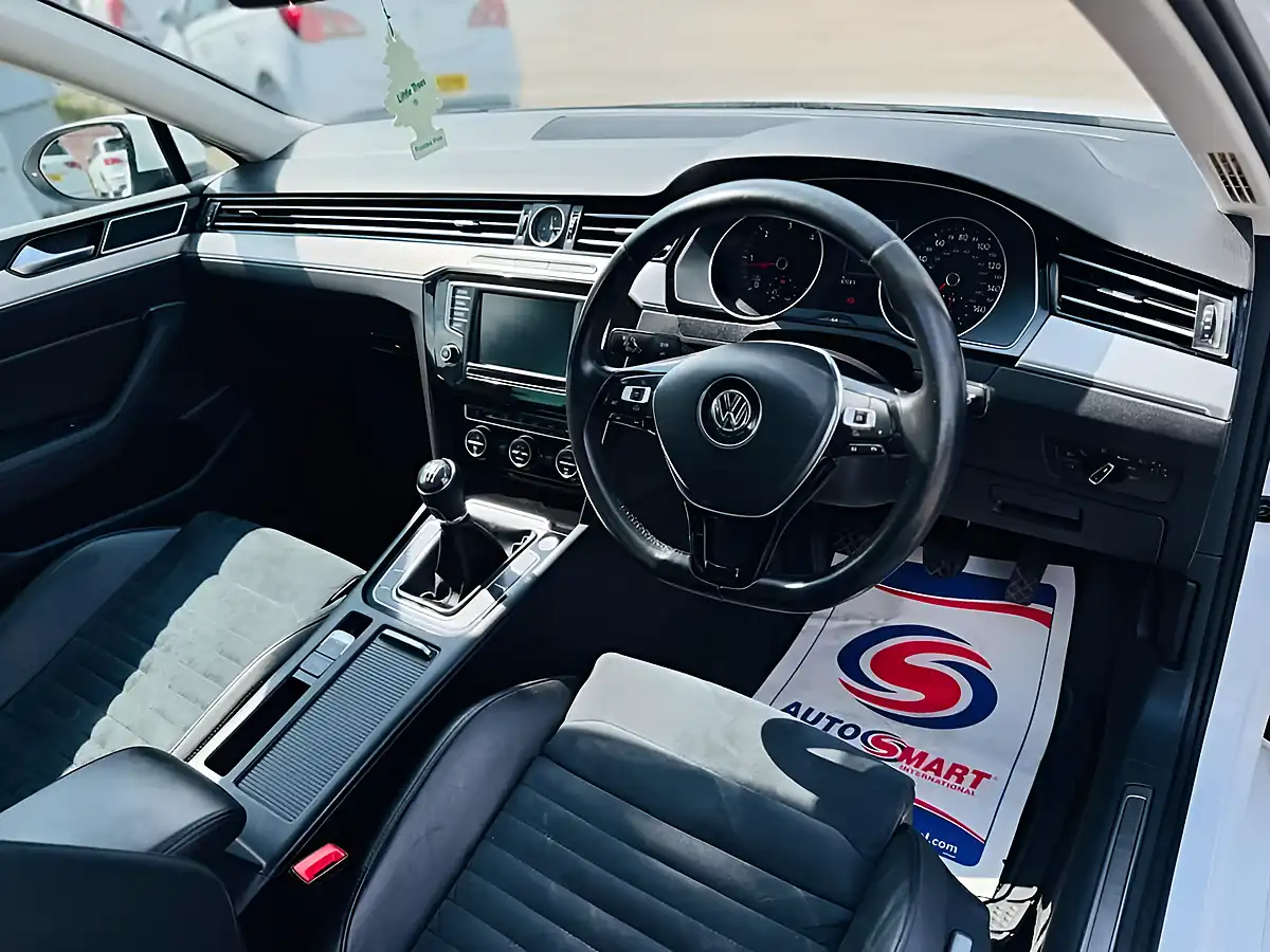 Used 2015 Volkswagen Passat GT White - Interior and Exterior details 3