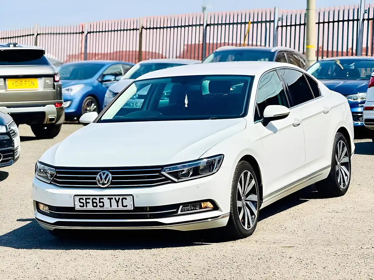 Used 2015 Volkswagen Passat GT White - Interior and Exterior details 8