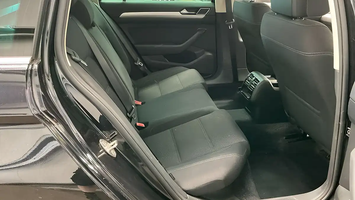 Used 2015 Volkswagen Passat Se Business Black - Interior and Exterior details 10