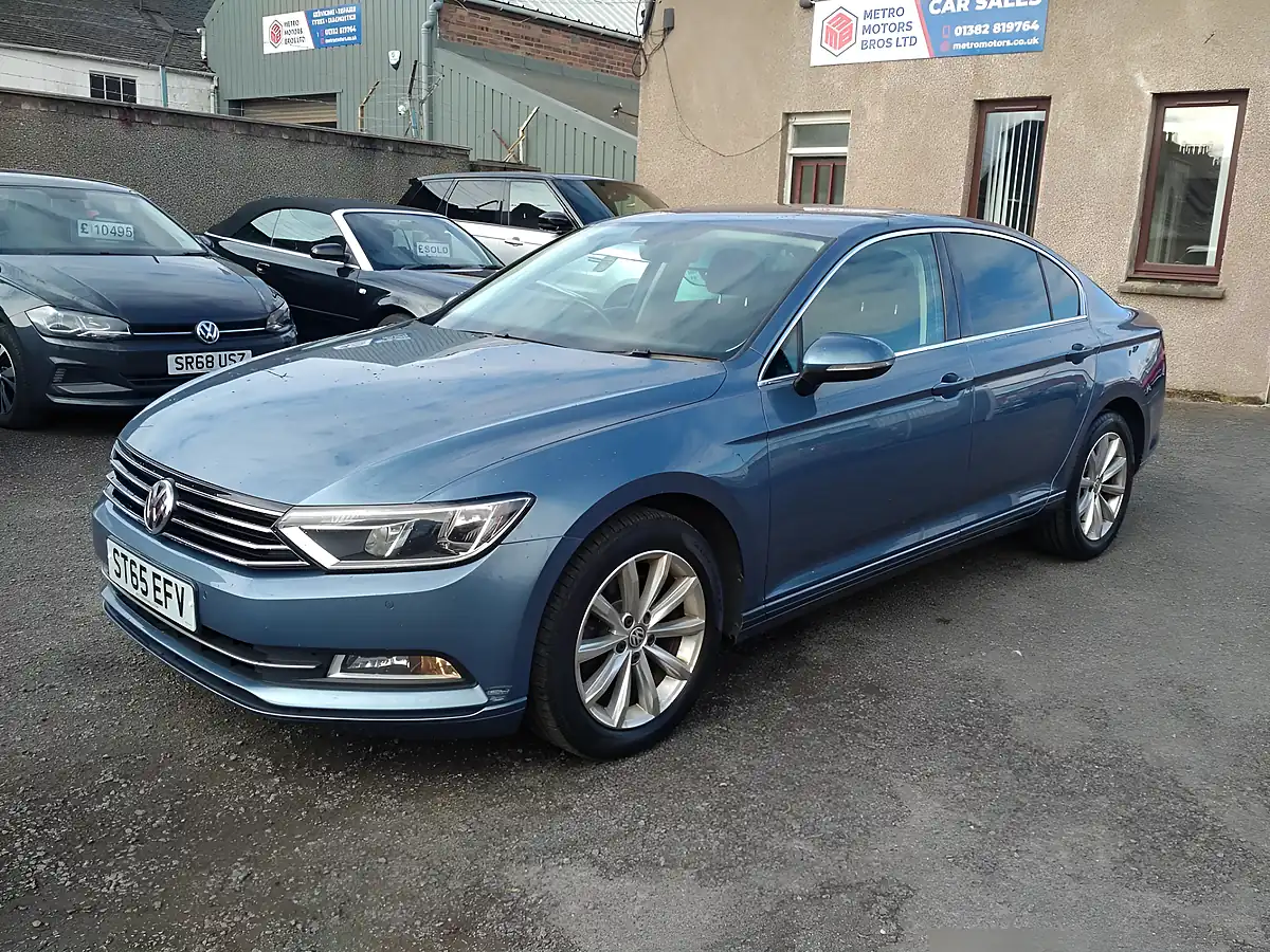 Used 2015 Volkswagen Passat Se Business Blue - Front View